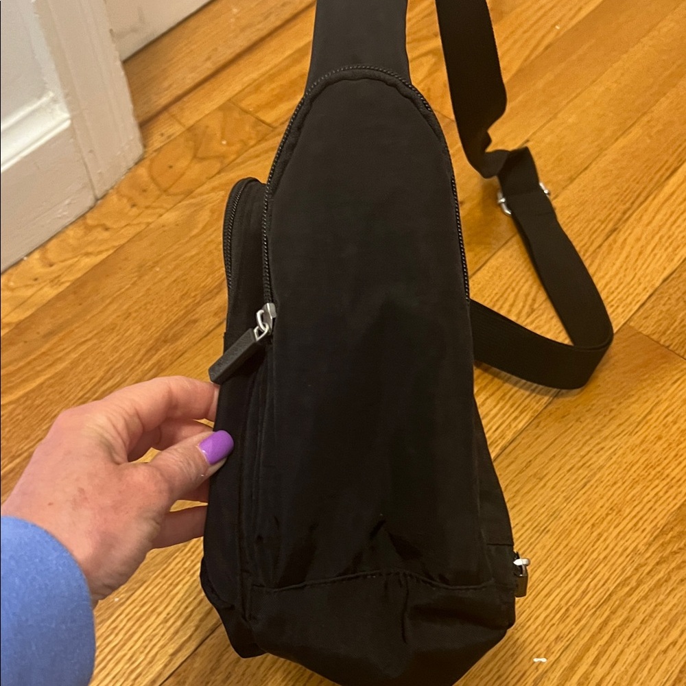 Biaggi On the Go Hobo and Zip Safe travel bag - Picture 5 of 11
